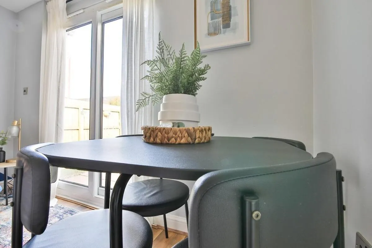 2 Bedroom Stunning Apartment - Sleeps 6 - Central Location Cardiff Großbritannien