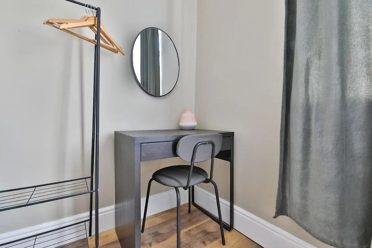 2 Bedroom Stunning Apartment - Sleeps 6 - Central Location Cardiff 0*,  Großbritannien